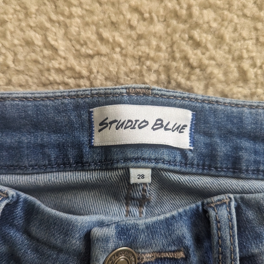 Jeans - Picture 2 of 3